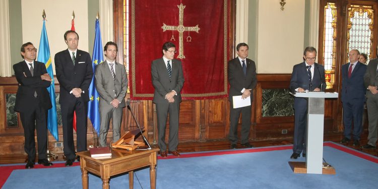 Los miembros de la Sindicatura de Cuentas toman posesión en la Junta General