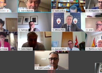 Participantes en la reunión entre el Tribunal de Cuentas y los órganos de control externo autonómicos.