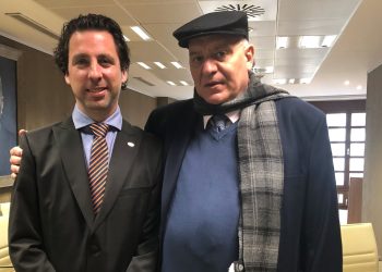 Roberto Fernández Llera y Francisco Javier Fernández, en la Sala de Consejos de la Sindicatura de Cuentas.