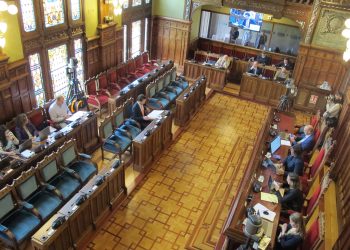 Roberto Fernández Llera durante la comparecencia en la Comisión de Hacienda y Fondos Europeos.
