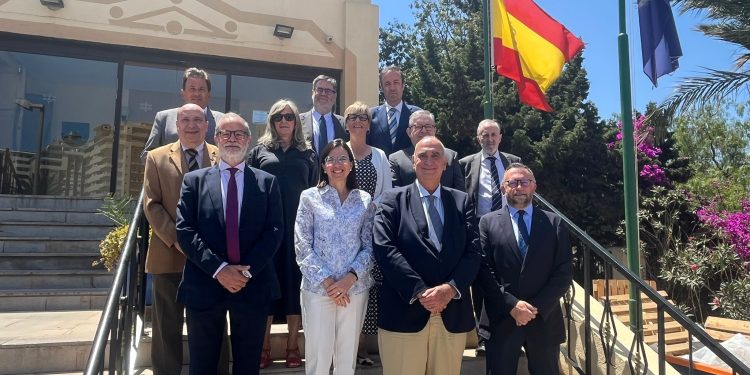 Asistentes a la reunión de la Comisión de Coordinación en el ámbito autonómico del Tribunal de Cuentas y los OCEX celebrada en Melilla.