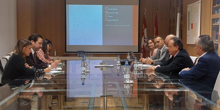 Reunión entre la Sindicatura de Cuentas del Principado de Asturias y el Consejo de Cuentas de Castilla y León en Palencia.