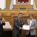 Begoña Sesma Sánchez recibe el Premio Auditoría Pública Ulpiano Villanueva durante un acto celebrado en Toledo.