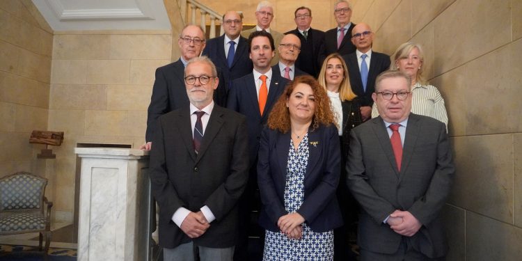 Asistentes a la reunión de la Comisión de Coordinación para el impulso de la Administración Electrónica, celebrada en Madrid.