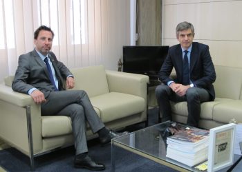 Roberto Fernández Llera y Pablo Baquero Sánchez en la sede de la Sindicatura de Cuentas del Principado de Asturias.